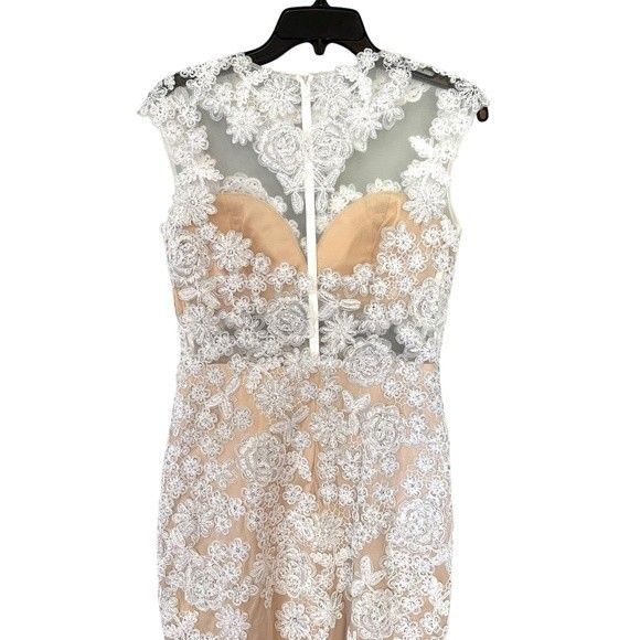 GIGI By La Femme White/Nude Lace Cap-Sleeve Gown Size 6 - Picture 7 of 9